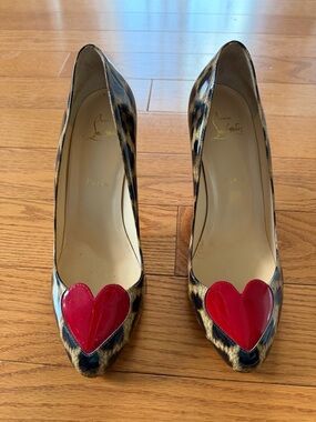 Christian Louboutin Leopard Print Patent Leather Doracora Heart  Pump ❤️